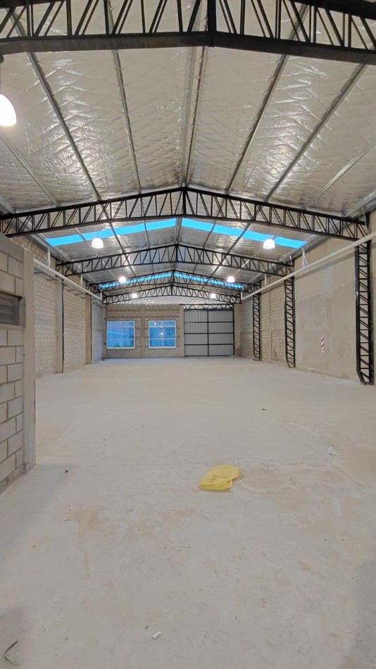 Galpon en alquiler en San Justo - 400 m² cubiertos