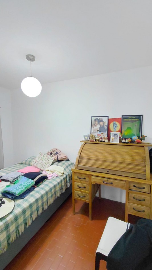 VENTA CASA 4 AMBIENTES EN GONZALEZ CATAN