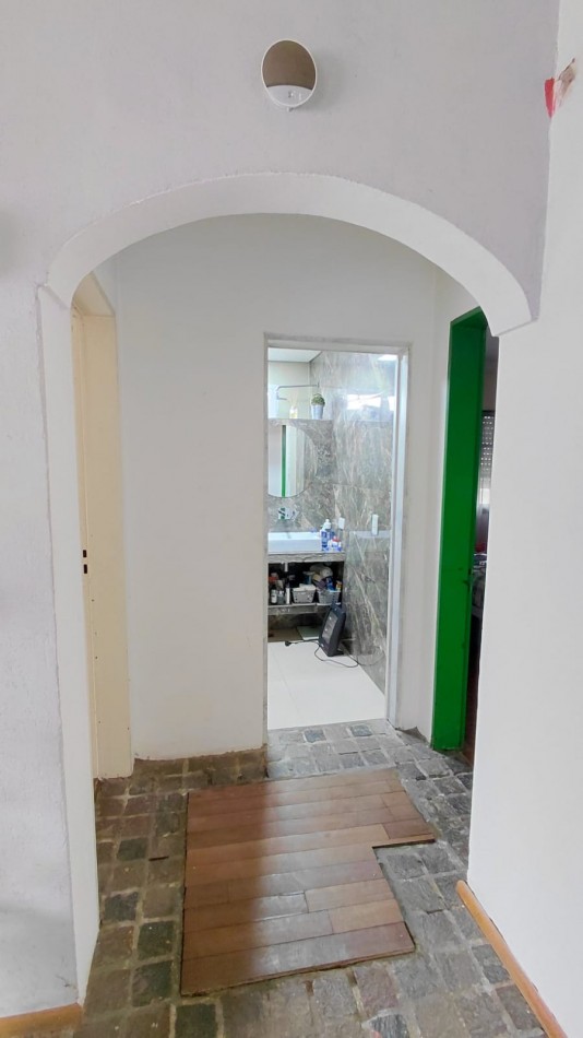 VENTA CASA 4 AMBIENTES EN GONZALEZ CATAN