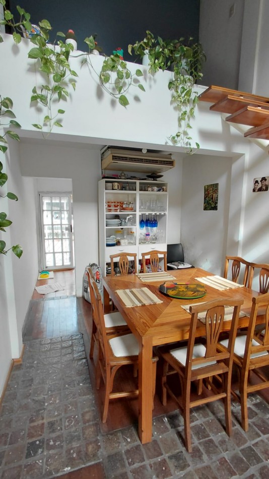 VENTA CASA 4 AMBIENTES EN GONZALEZ CATAN