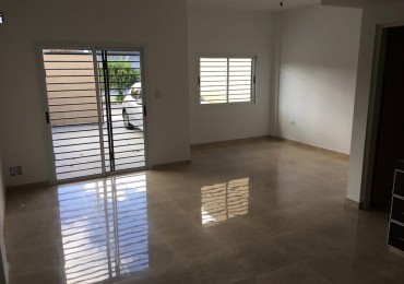 MONOAMBIENTE PLANTA BAJA CON 5 COCHERAS, IDEAL INVERSOR.