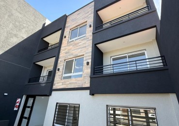 DEPARTAMENTO 3 AMBIENTES CON COCHERA Y PATIO